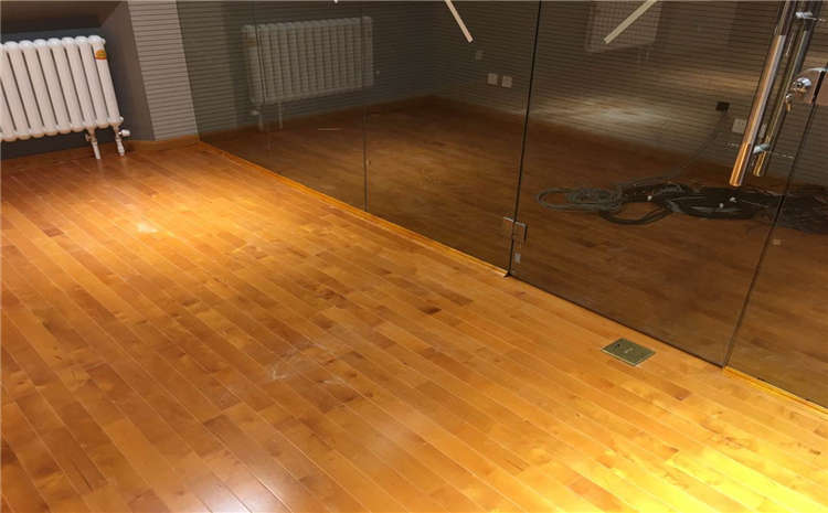 如何打造高品質(zhì)籃球木地板？