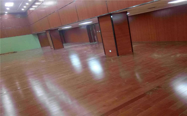 專(zhuān)用體育場(chǎng)木地板公司