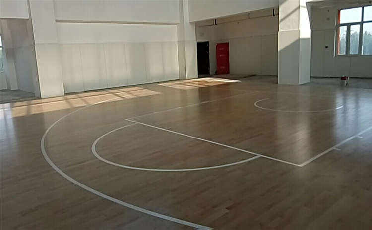 22厚排球館木地板一般多少錢？