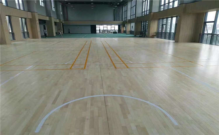 室內(nèi)體育木地板維修