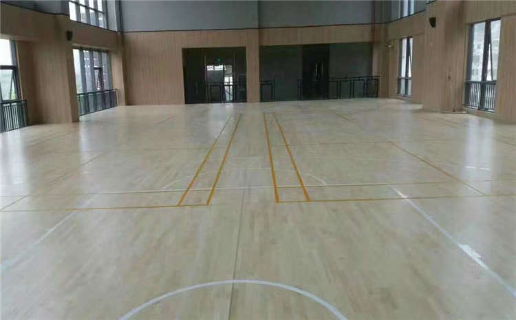 松木運動籃球地板怎么翻新
