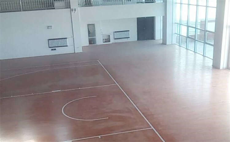 學校運動木地板厚度