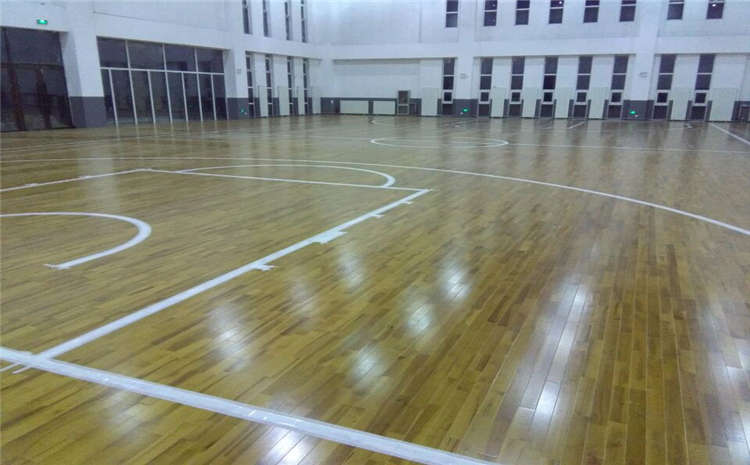 橡膠木風雨操場運動地板哪個牌子好？