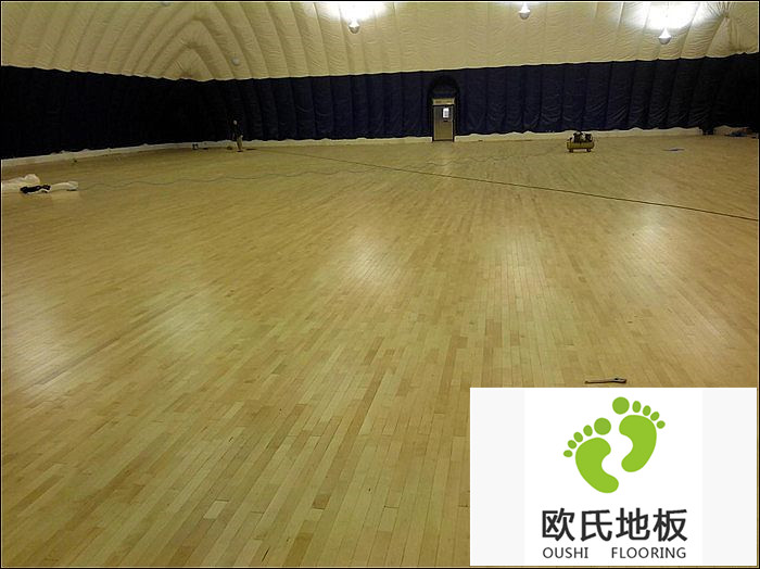 體育館地板的保護層起什么作用？